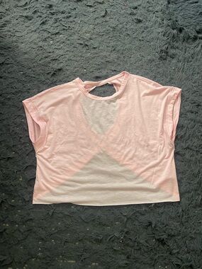 NWOT Women's Pink Short Sleeve Crop Tee - Lightweight Casual Top size small